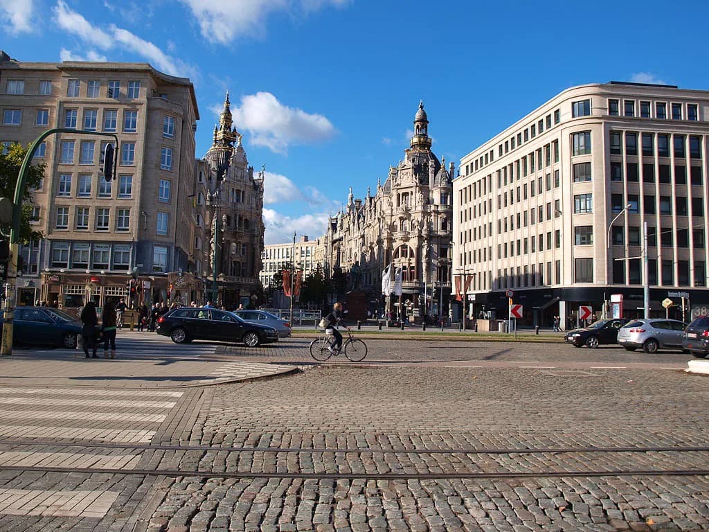 Antwerp Diamond District: A Visitor's Guide to the Diamond Quarter