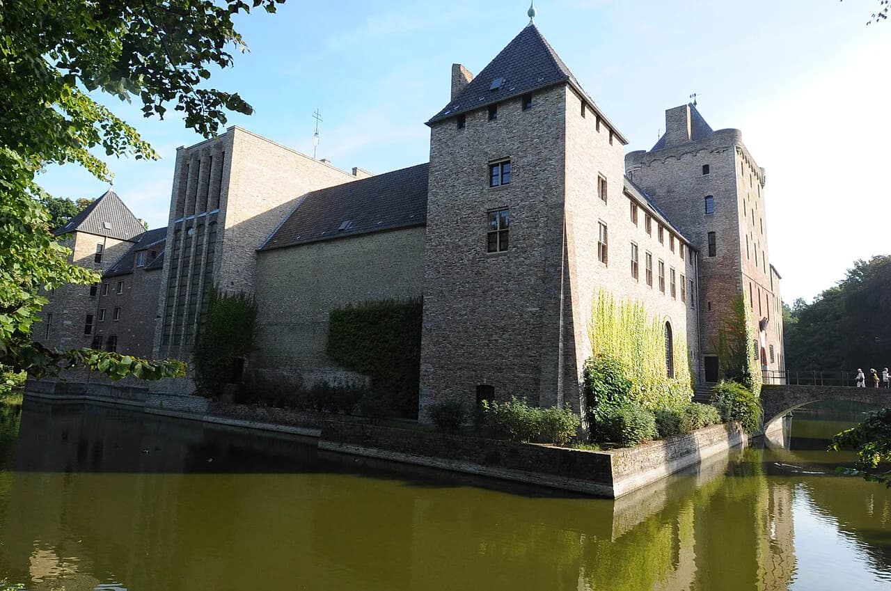 Castles Near Bruges: Tillegem, Tudor and Beisbroek