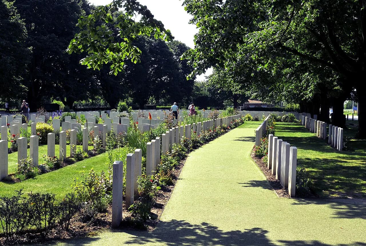 Essex Farm Cemetery: John McCrae and the Dressing Station Near Ypres