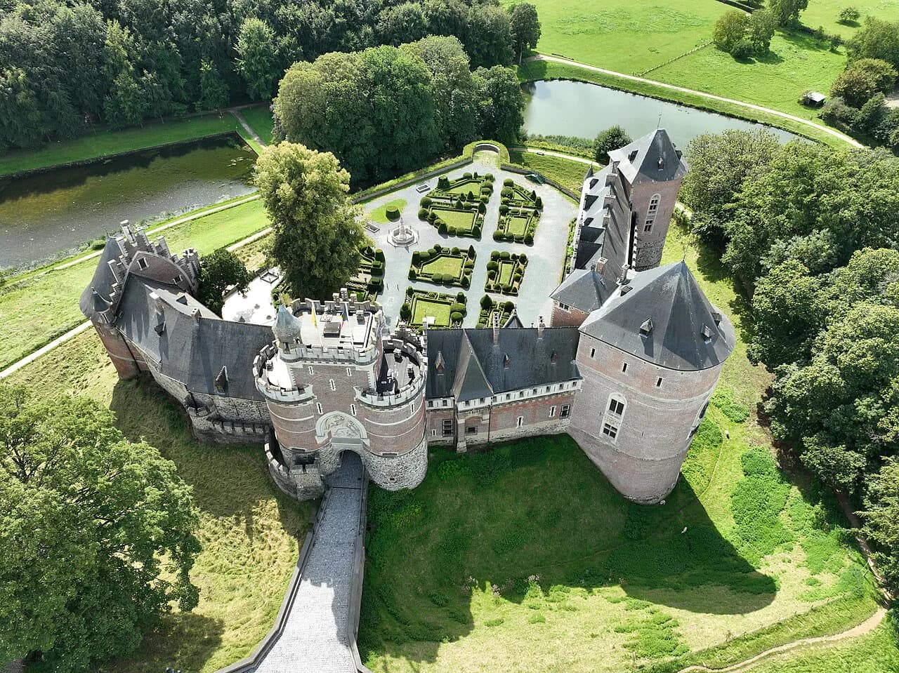 Gaasbeek Castle: What to See Inside and in the Park