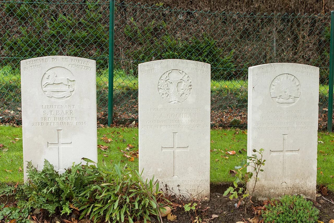 Hooge Crater Cemetery, Ypres: Visiting Guide