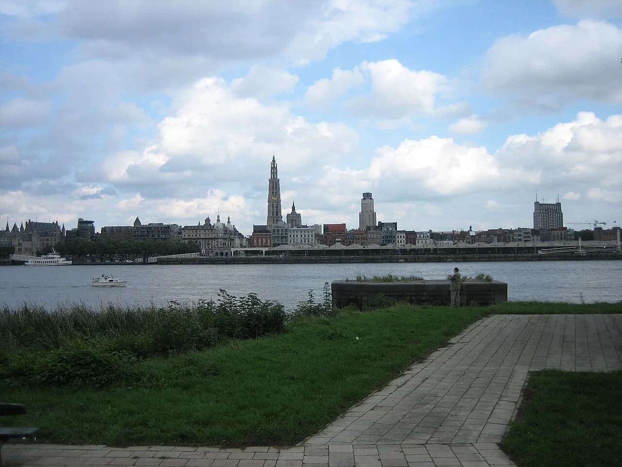 Linkeroever, Antwerp: The Left Bank Across the Scheldt