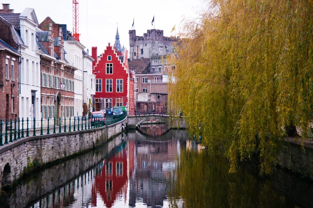 London to Ghent: Eurostar, Coach and Flight Options