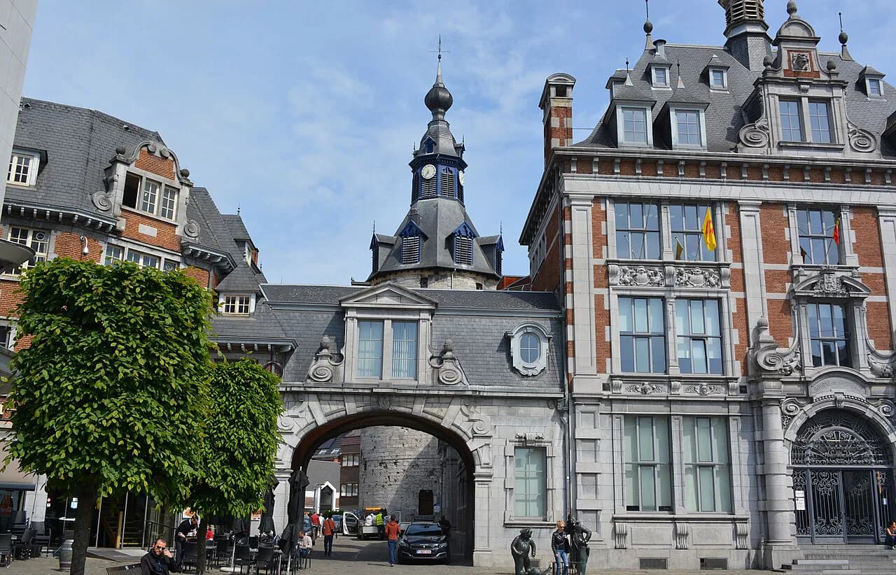 Belfry of Namur: The Tour Saint-Jacques Visitor Guide