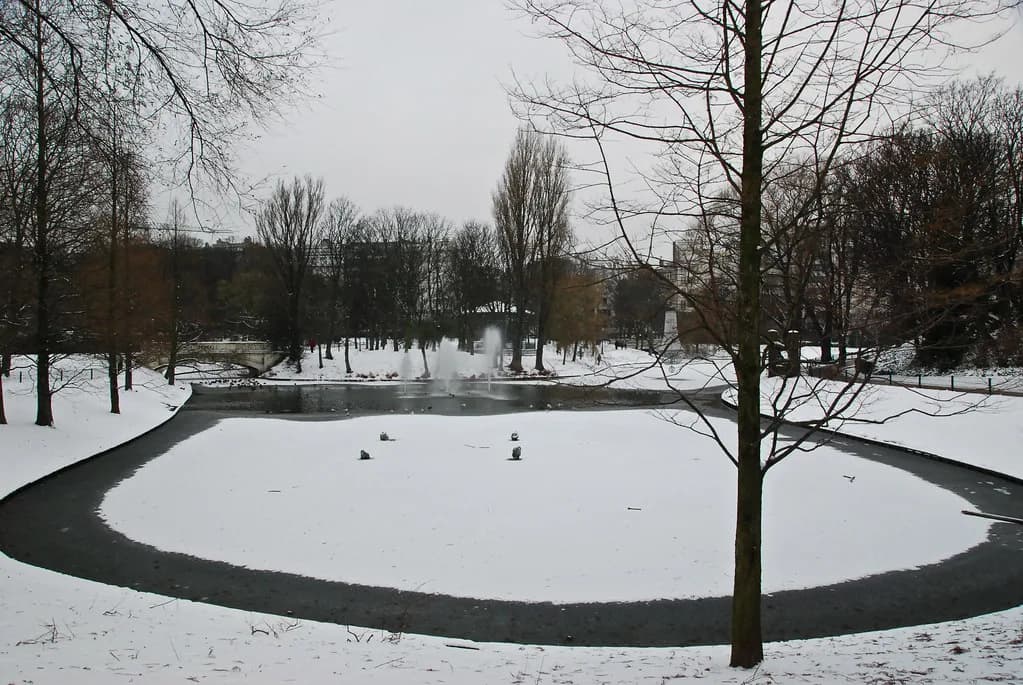 Ostend on Foot: Seafront, Harbour and Centre Green Space