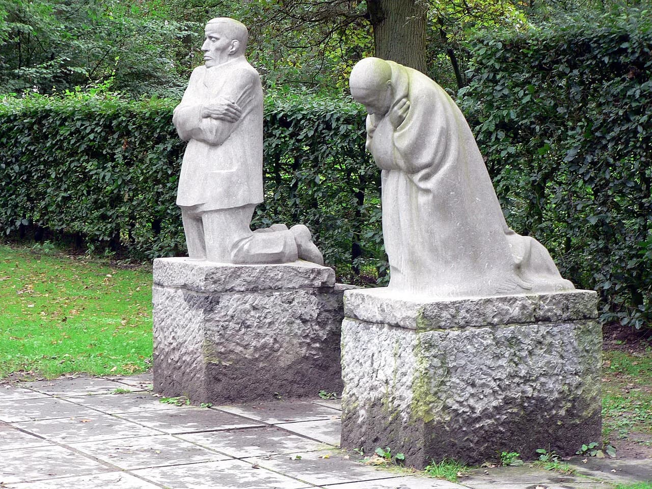 Vladslo German Cemetery: Käthe Kollwitz's Grieving Parents