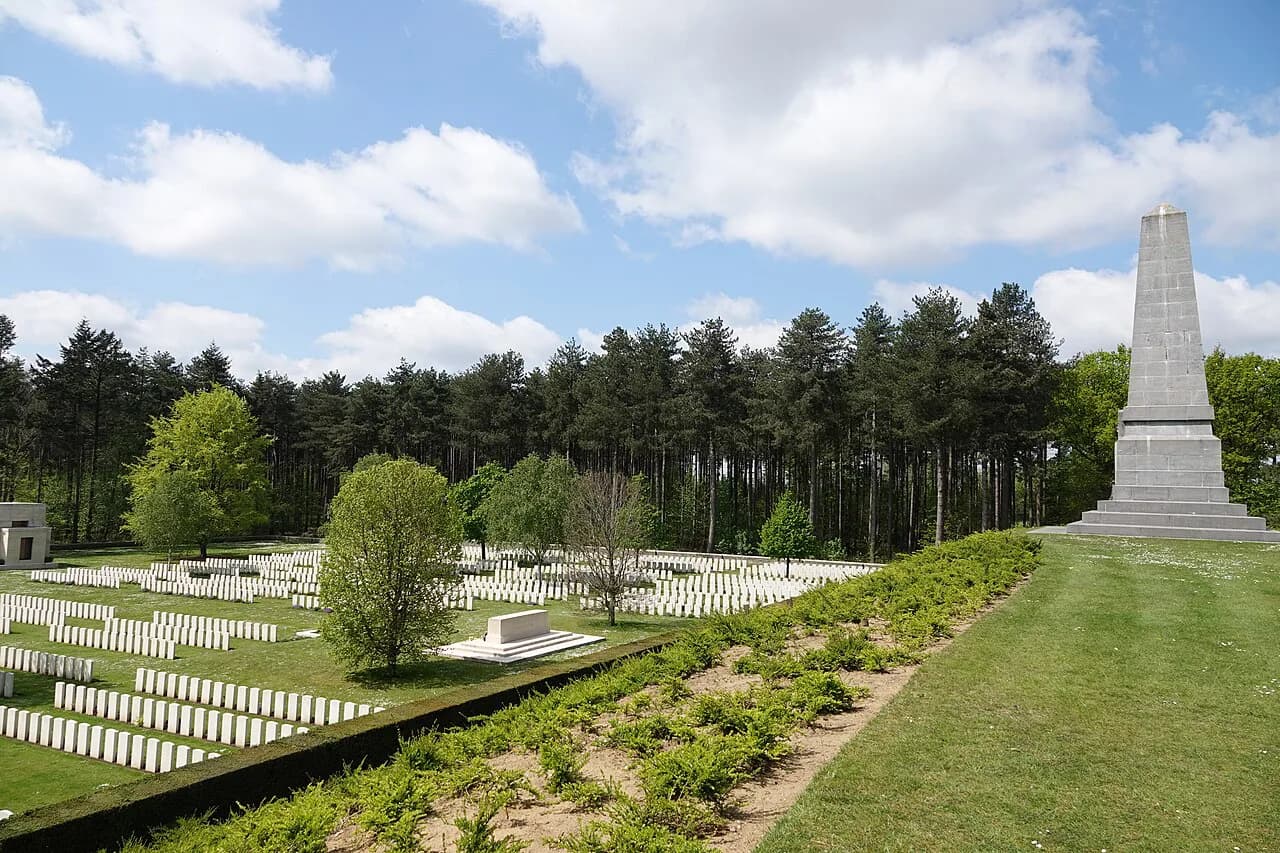 WW1 Cemeteries in Belgium: Where They Are and How to Visit