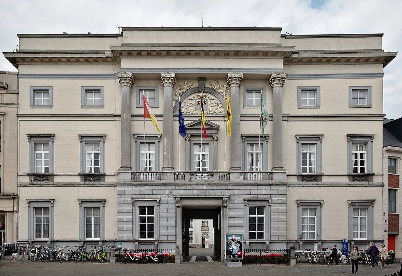 Aalst, Belgium: A Practical Guide to the Town and Its Belfry