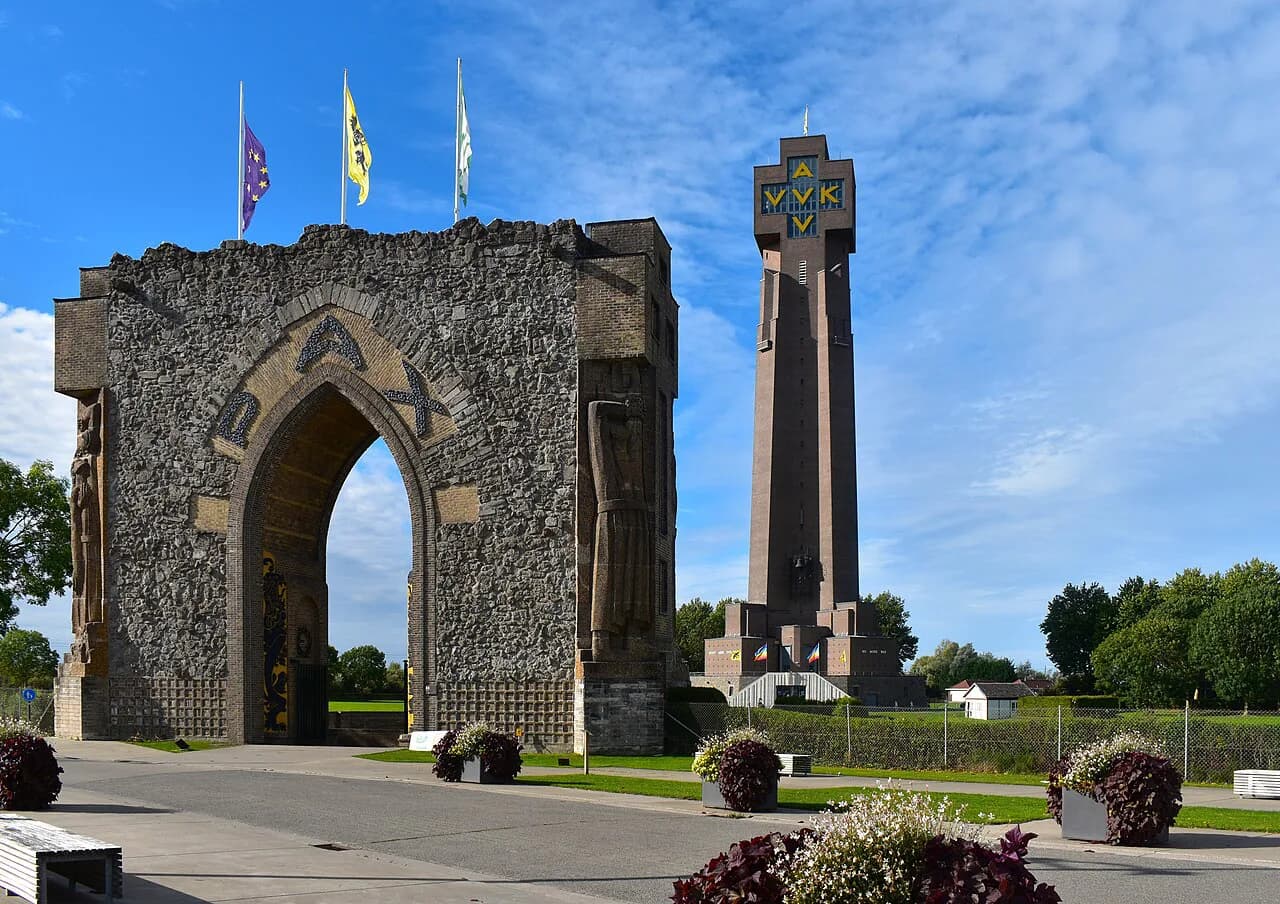 Yser Tower (IJzertoren), Diksmuide: Memorial and Museum Guide