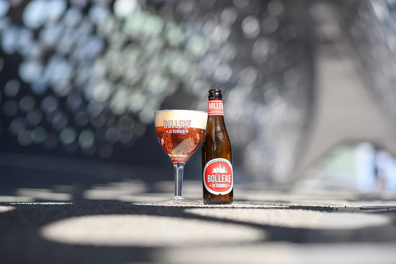 A De Koninck bolleke glass and bottle in Antwerp.