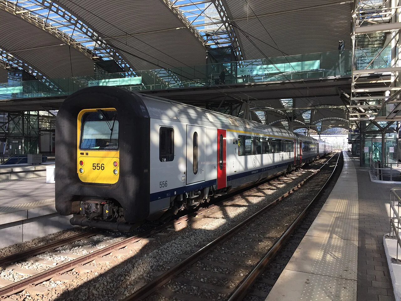 An SNCB Class AM96 train at Leuven station.