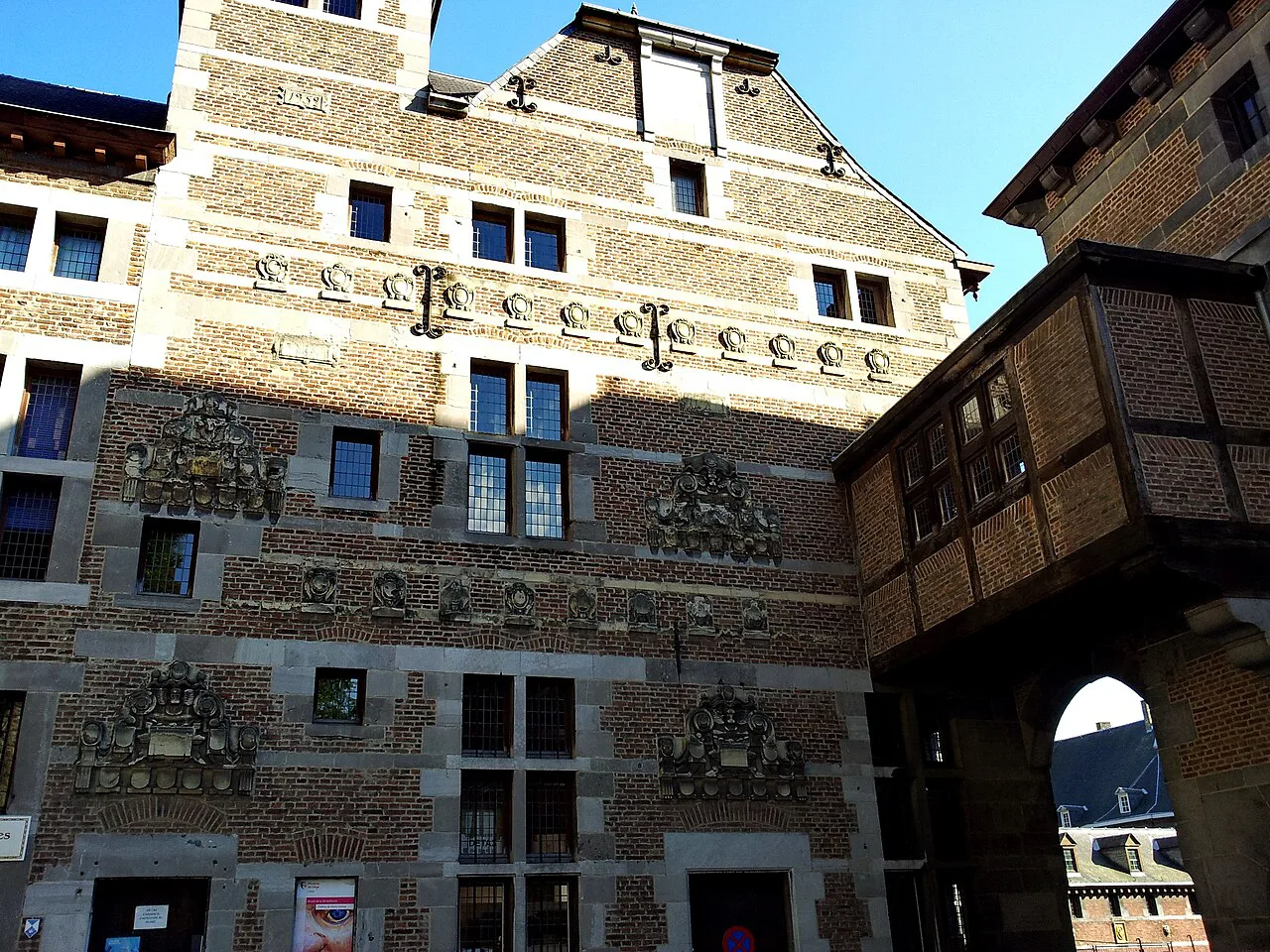 The Cour des Mineurs, the former Franciscan cloister that houses the Musée de la Vie Wallonne, Liège.