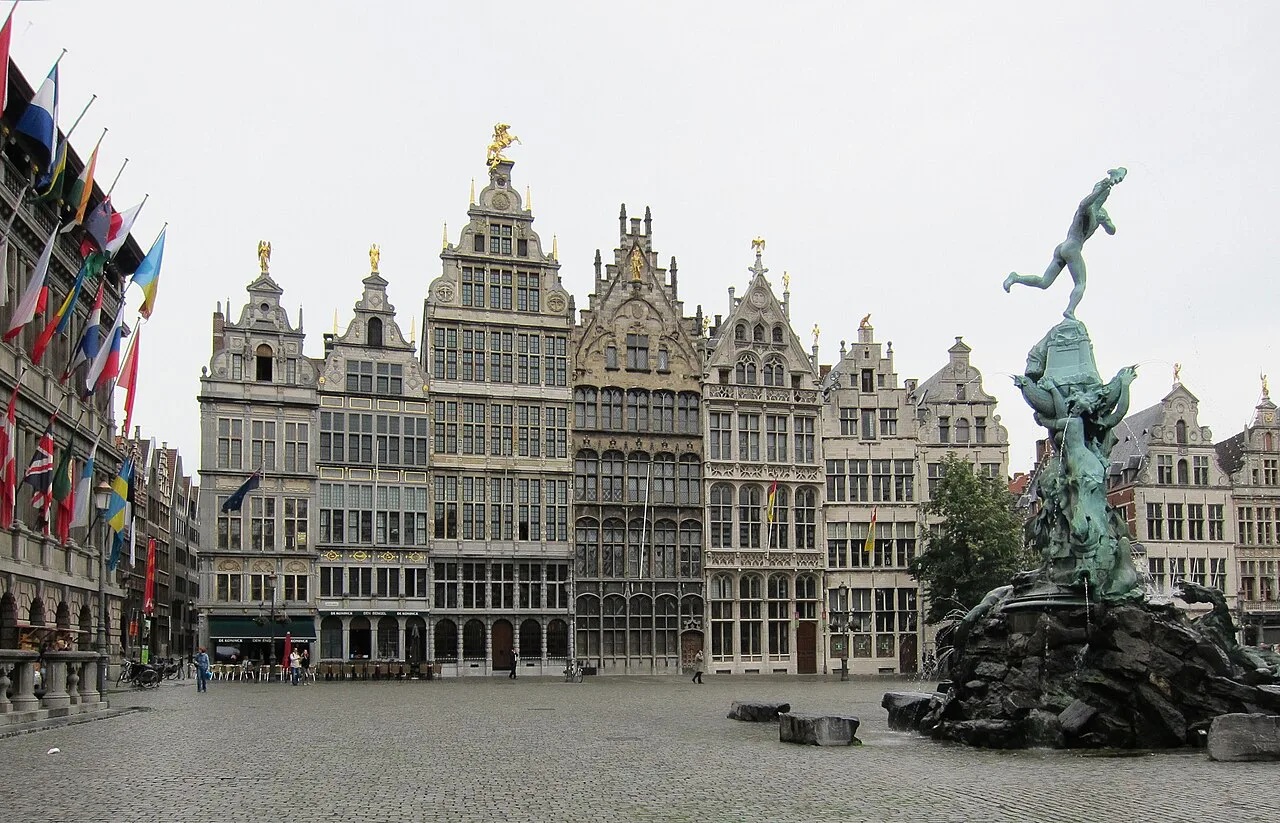 Guildhouses and the Brabo Fountain on the Grote Markt in Antwerp.