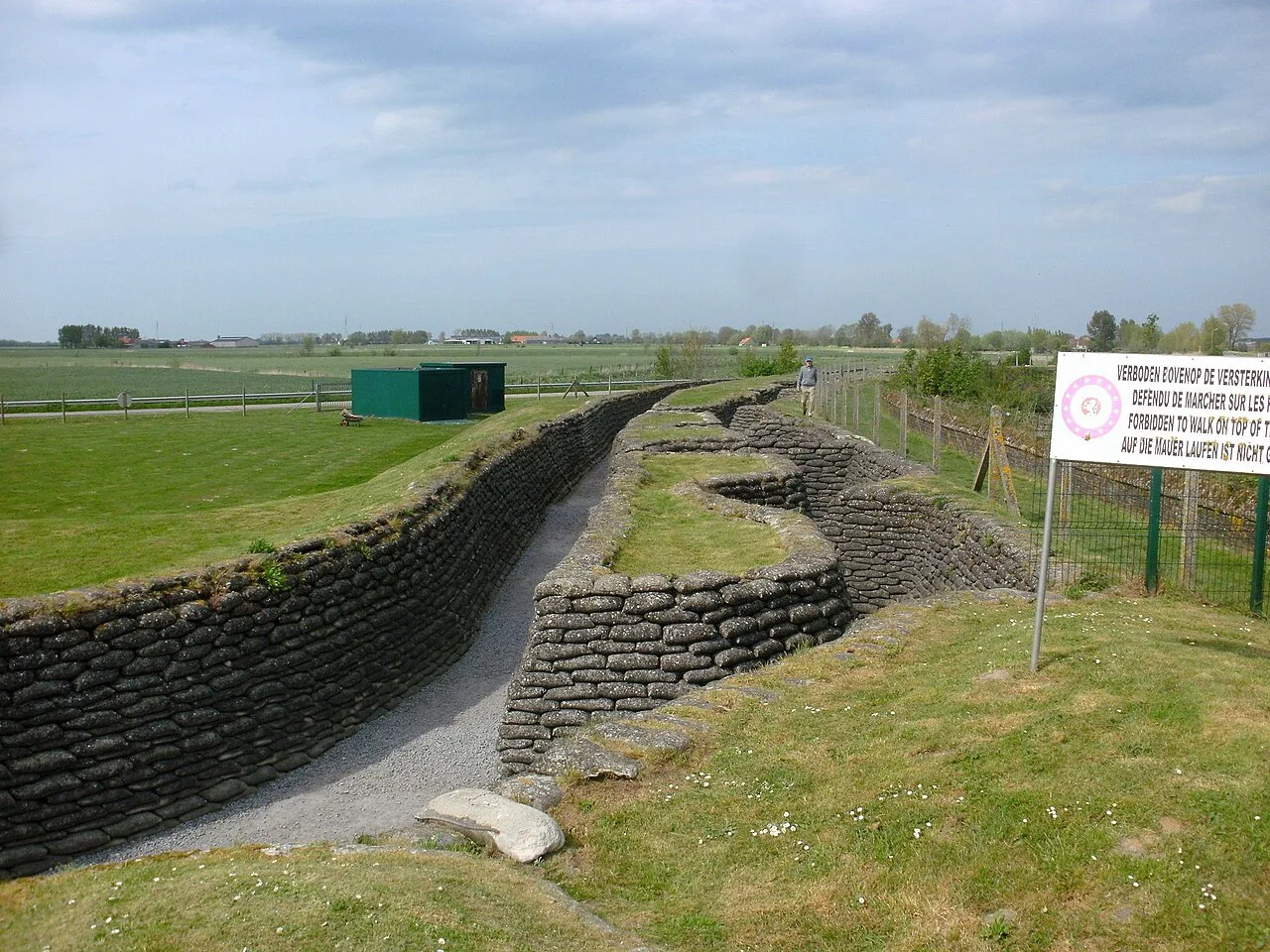 The zigzag sandbagged trench of the Dodengang beside the Yser, Diksmuide.