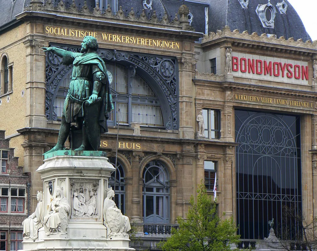The Jacob van Artevelde statue on the Vrijdagmarkt, Ghent.