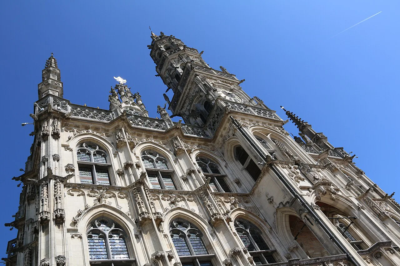 The Gothic town hall of Oudenaarde seen from below.
