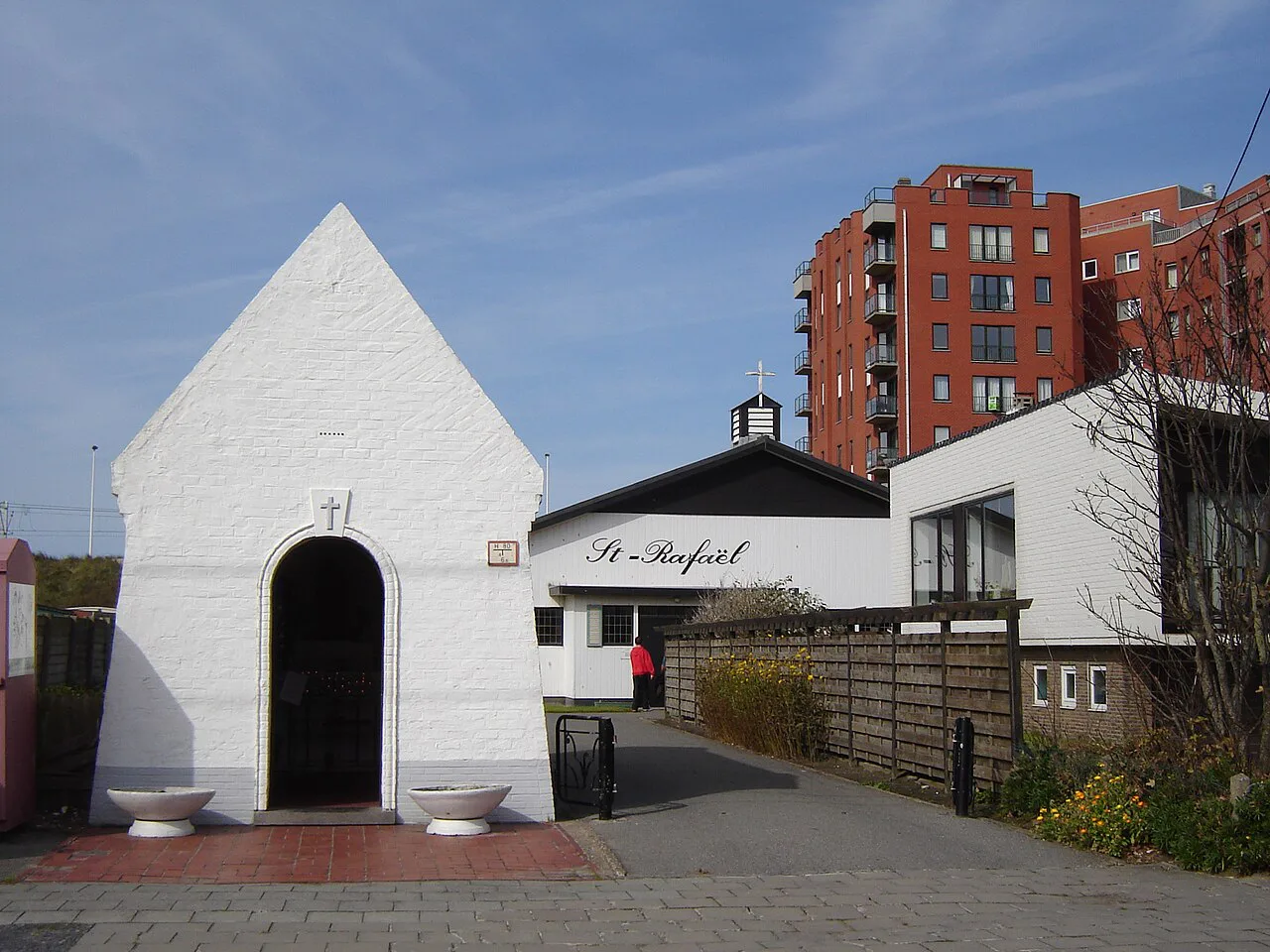 The whitewashed Sint-Rafaëlskerk chapel in Raversijde, Ostend.