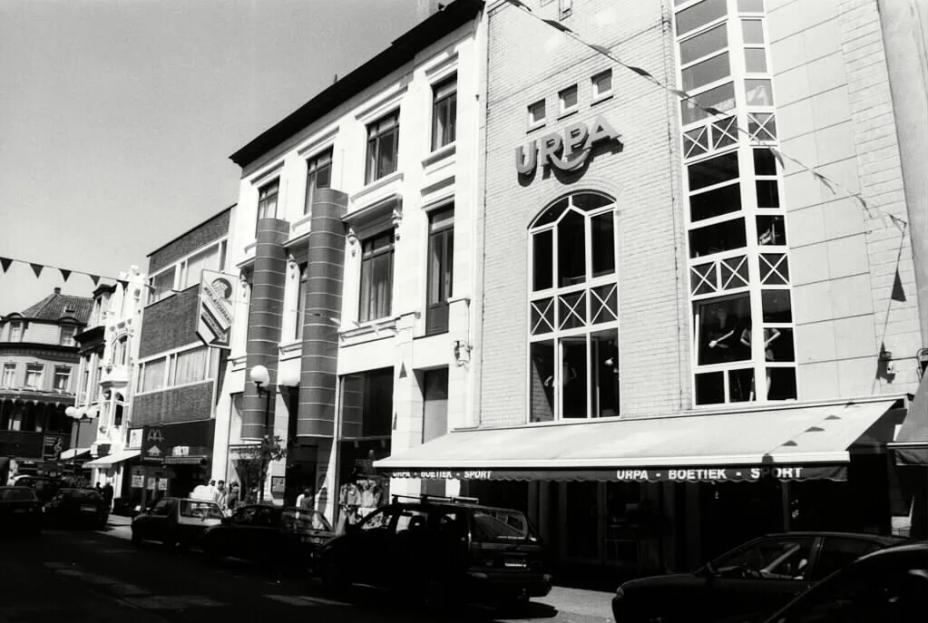 A shop building on Kapellestraat, Ostend.