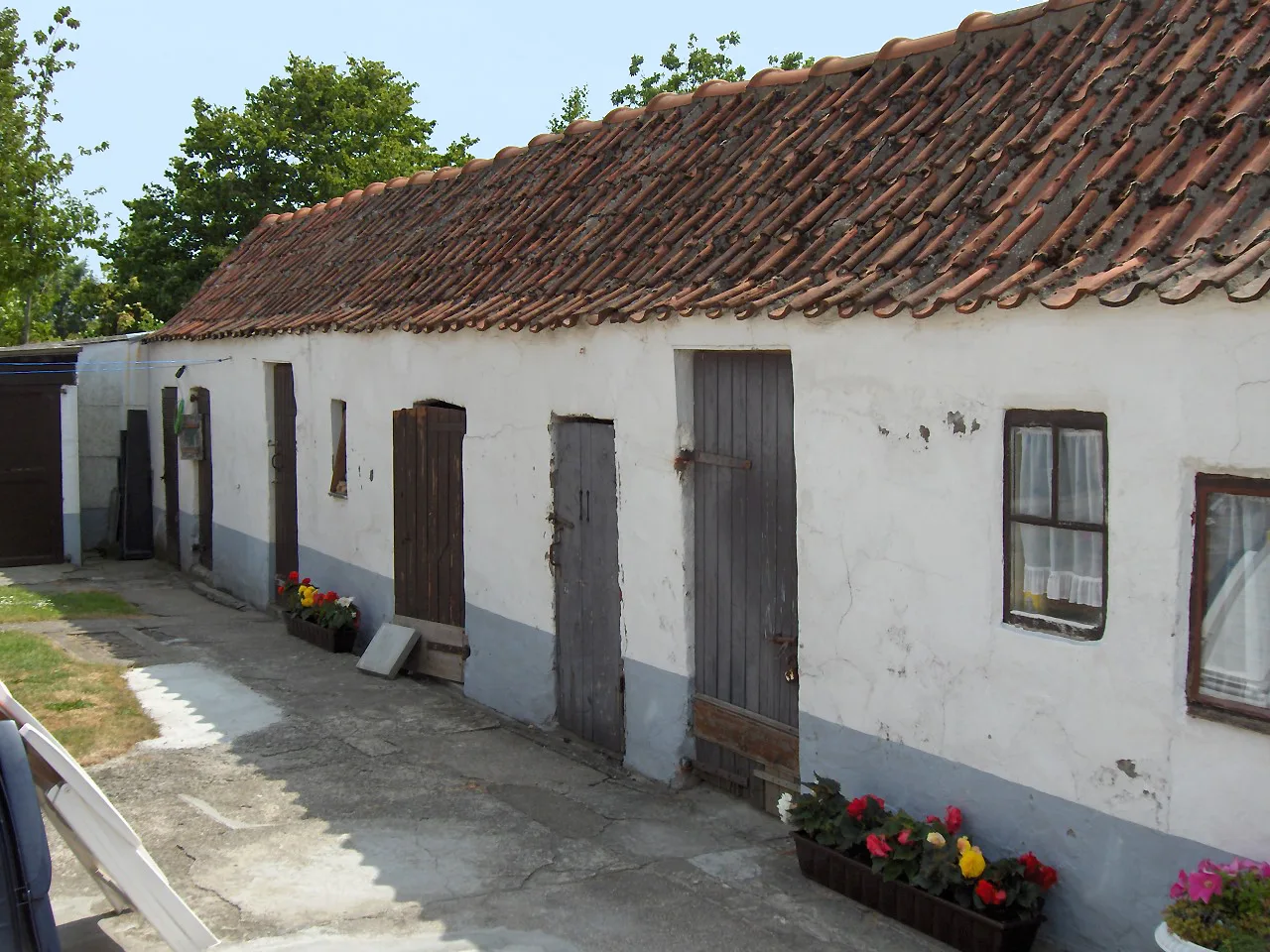 An old whitewashed farmhouse in Stene, Ostend.
