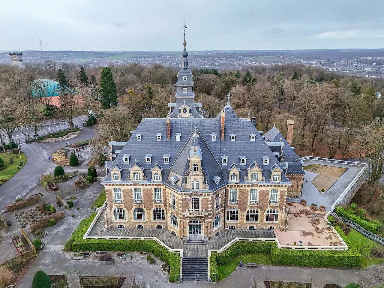 The Château de Namur on the wooded heights above Namur.